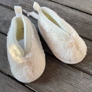 BabyGap Ivory Sherpa Booties 6-12M